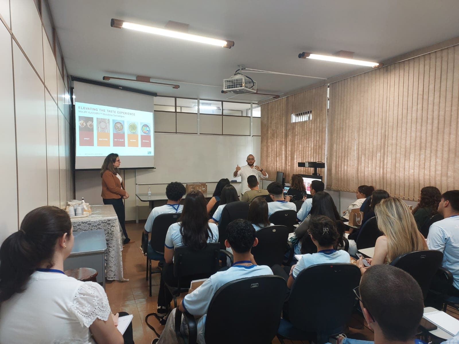 Foto de edição anterior da SEMANENG